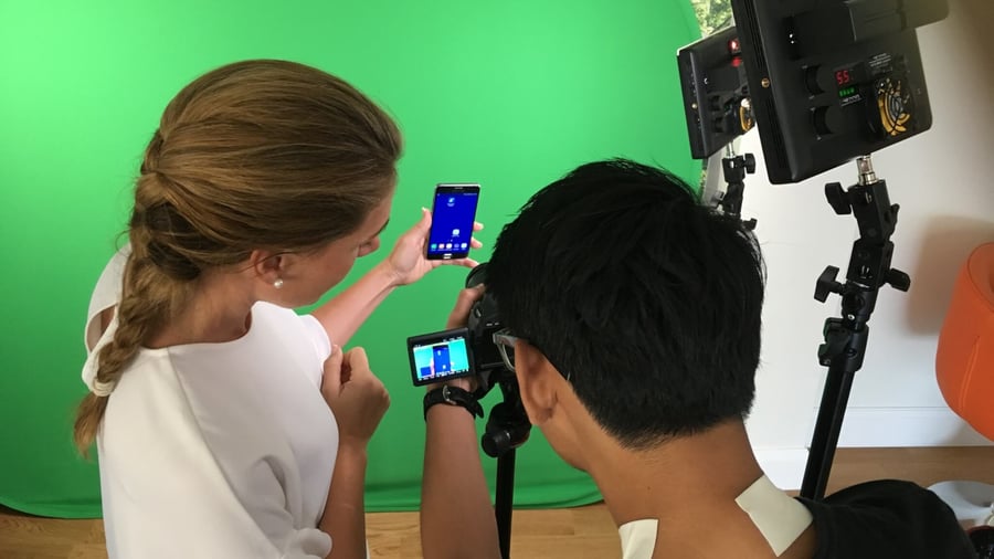 Devices with Green Screen BTS | Story-based tutorial | © Storyals